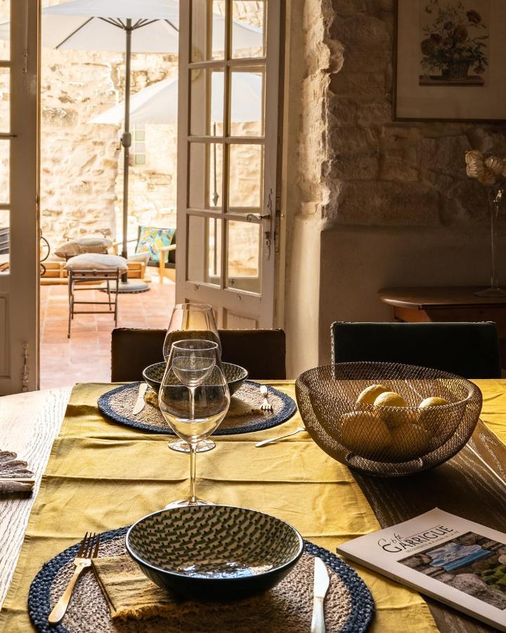 LA FUGUE -Demeure historique située dans un château fort -Proche de UZES et NIMES Brignon Exterior foto